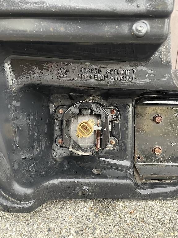 Jeep Alle Autoersatzteile: Original stossstange jeep wrangler jk – Gebraucht aus Landquart von ChristianD02 3