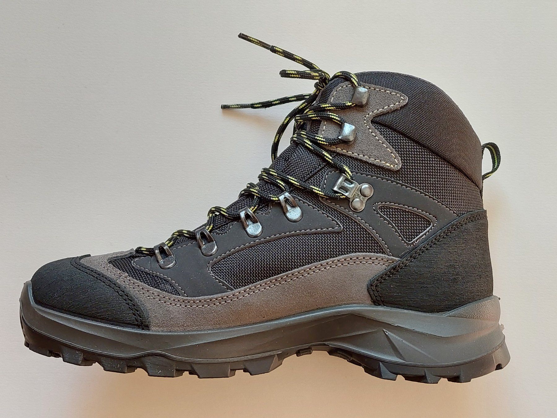 Chaussures hommes: Herren-Wanderschuhe Grösse 40 – D'occasion à Liebefeld par Helveticus6 4