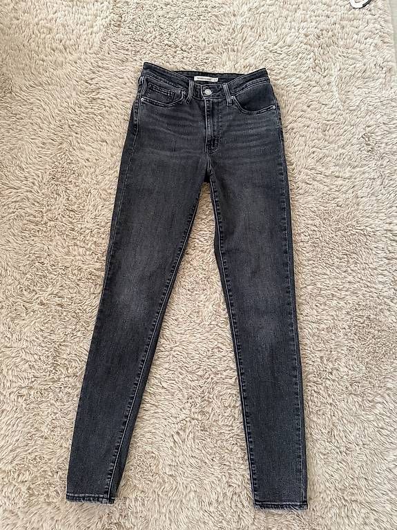 Jeans: Levi's Skinny Jeans  – Usato da Zwingen venduto da KatjaM