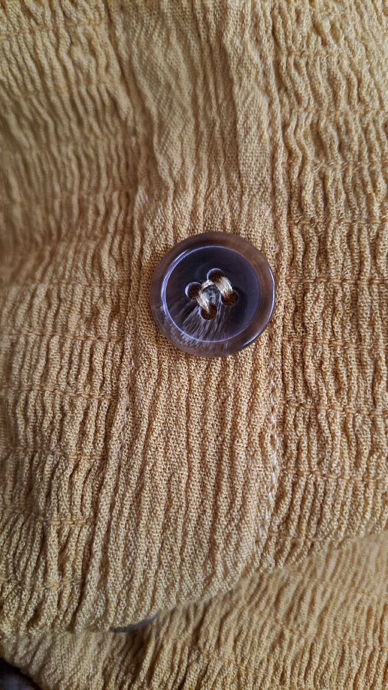 Robes: Robe jaune boutonnée taille S – Neuf (Voir description) à Rolle par Loutre84 1