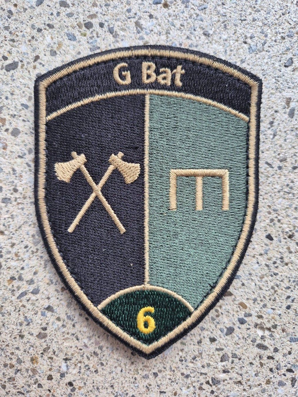 Schweizer Armee Plaketten & Abzeichen: *** Badge G Bat 6 mit klett *** – Gebraucht aus Riedholz von fr_sIruP