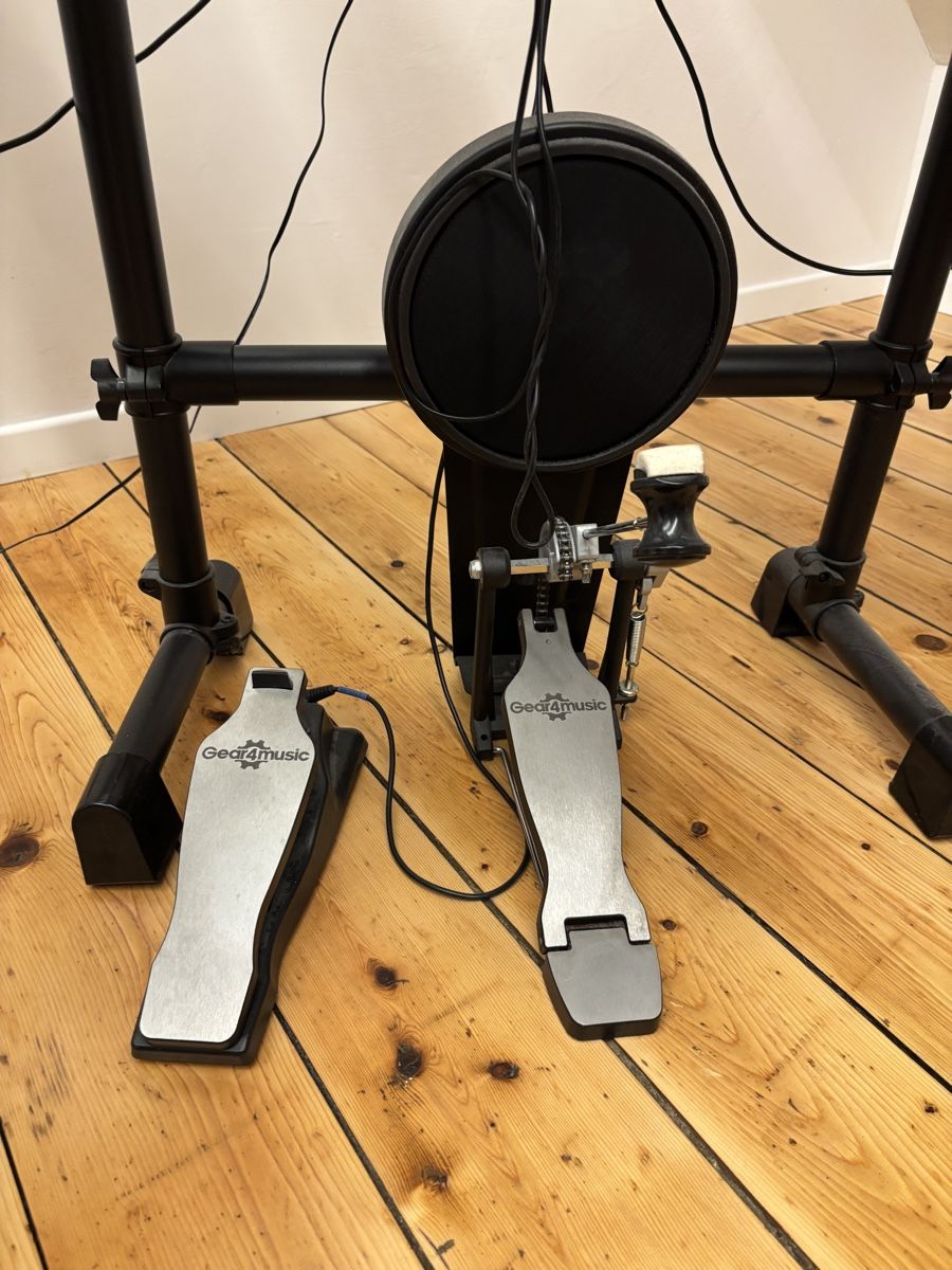 Strumenti musicali: Elektrisches Schlagzeug  – Usato da Schlatt TG venduto da Pipeline1 2