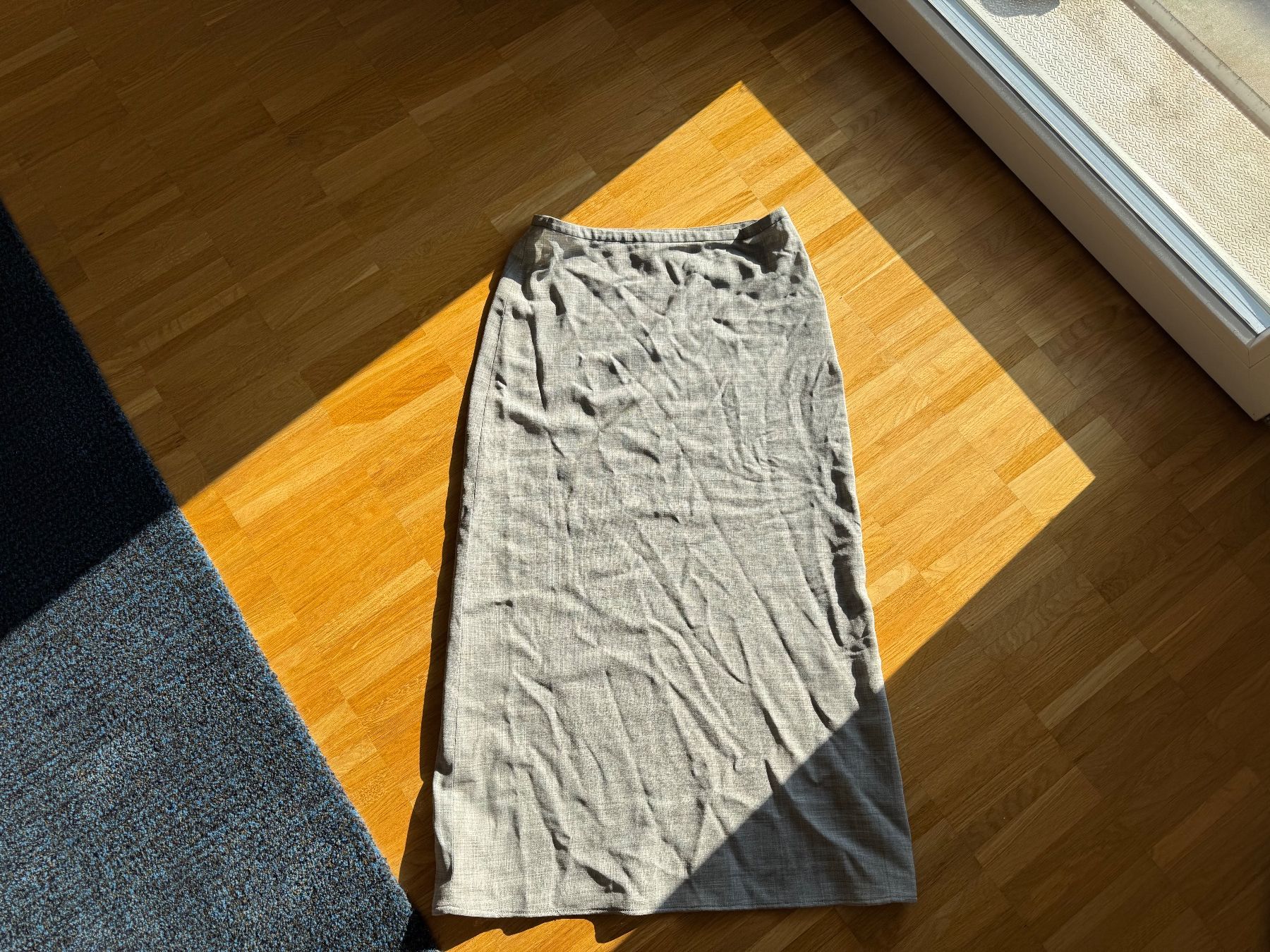 Celine Gonne: CELINE Paris - Elegant Maxi Skirt, Size 38 – Usato da Fribourg venduto da mariedw