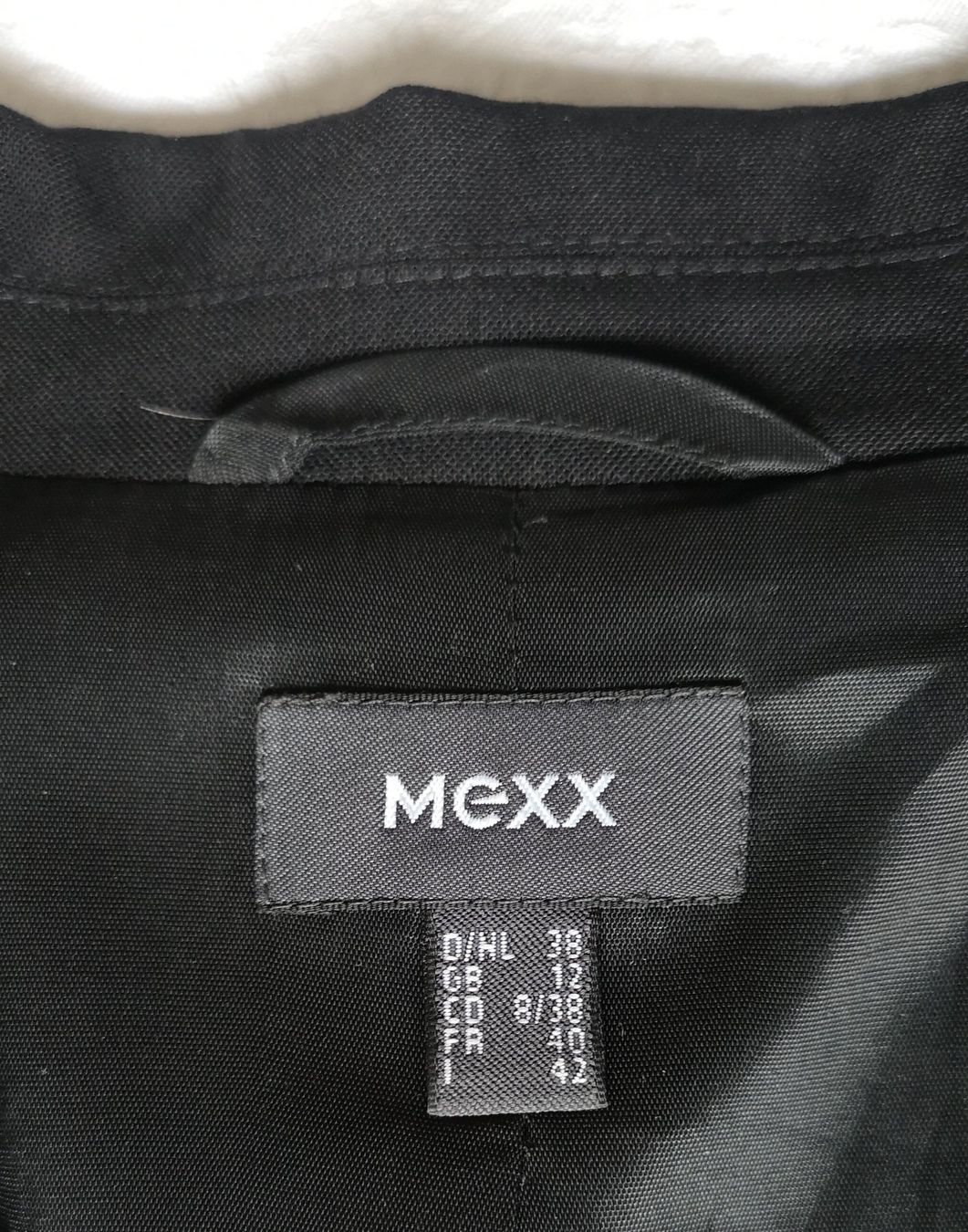 Mexx Giacche: Schwarzer taillierter Blazer von Mexx, Gr. 38 – Usato da Zürich venduto da Tanteemma369 5