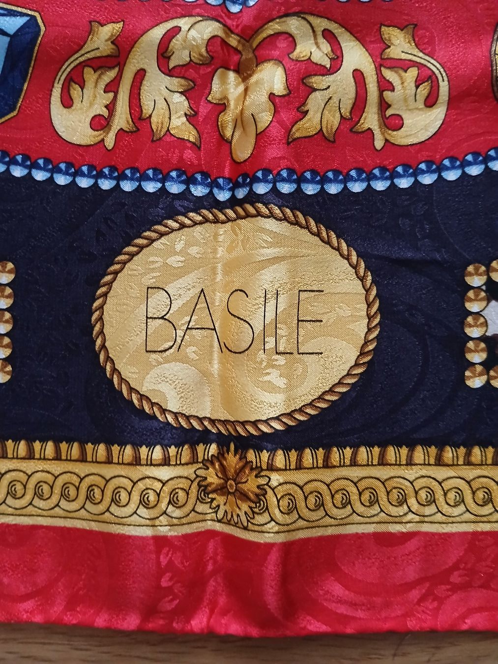 Foulards, Tücher & Schals: Foulard carré 100% seta by Basile – Neu (gemäss Beschreibung) aus Baar von fla_v78d 1