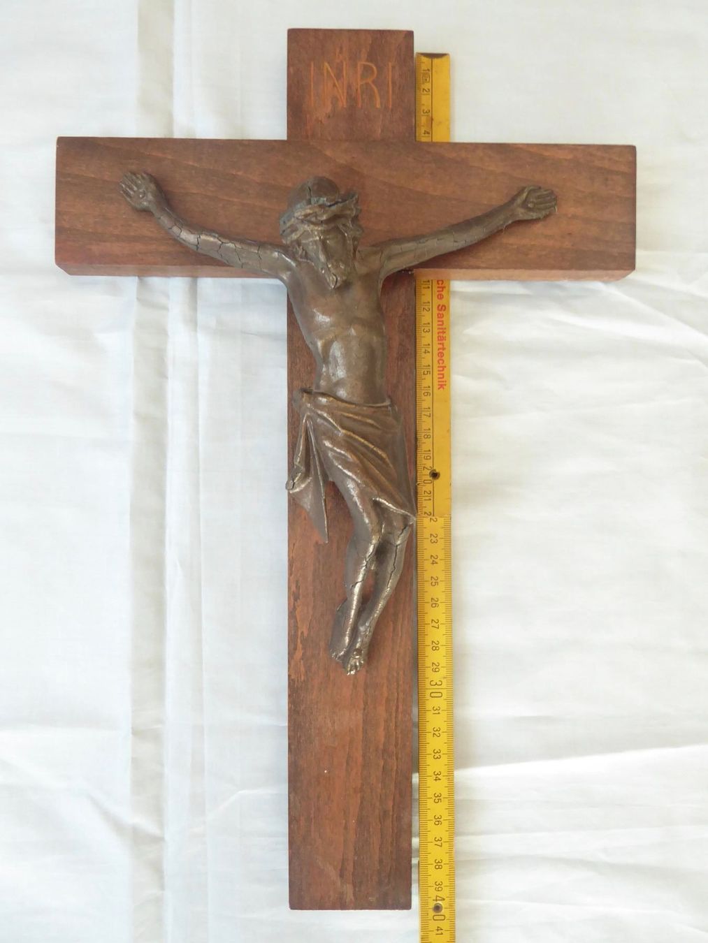 Skulpturen & Statuen: Holz-Kreuz mit Jesus – Gebraucht aus Zürich von Chaeffeler