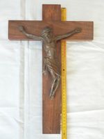 Holz-Kreuz mit Jesus