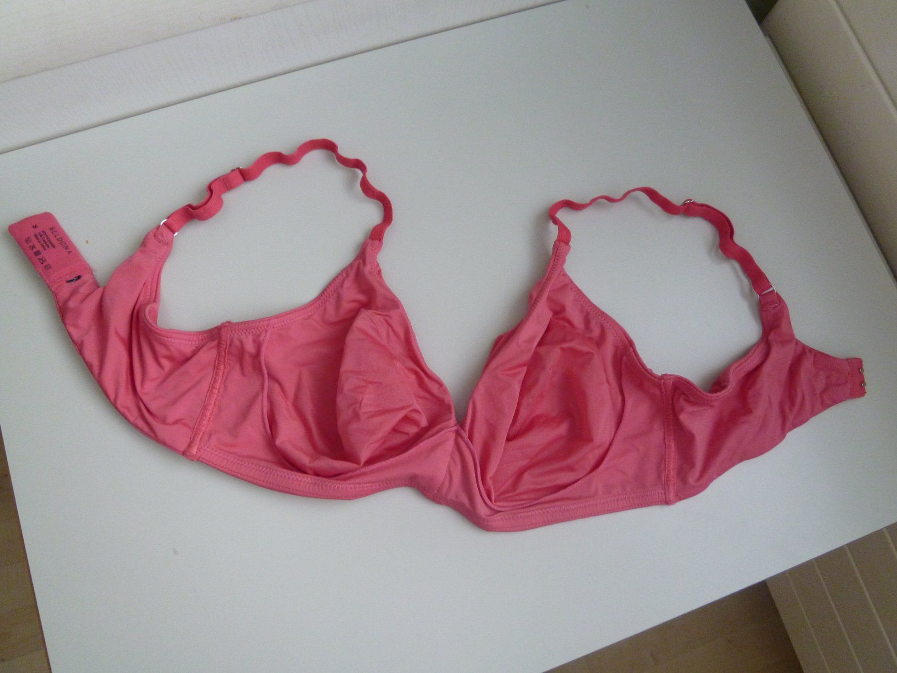 Beldona Altra biancheria intima: BELDONA pinkroter bügelloser BH Gr. M – Usato da Dättlikon venduto da Mamakuga 2