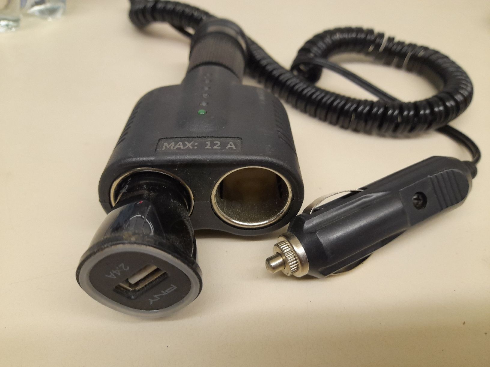 Spine: Mehrfach Stecker inkl USB Stecker – Nuovo (secondo la descrizione) da Stetten AG venduto da Maschinenwarencenter 1
