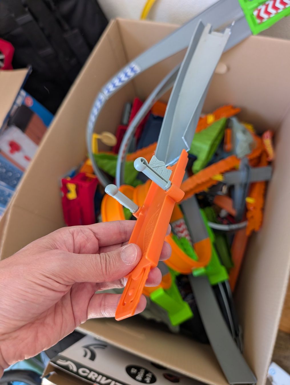 Hot Wheels Rennbahnen: Grosse Kiste voller Hotwheels Kram – Gebraucht aus Oberengstringen von Sgundel 3