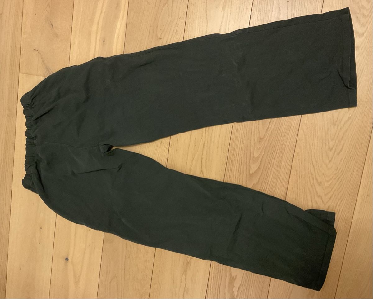 Brandy Melville Pantaloni: Brandy Melville Trainerhose Open Leg – Usato da Uitikon Waldegg venduto da lor_b2rv 1