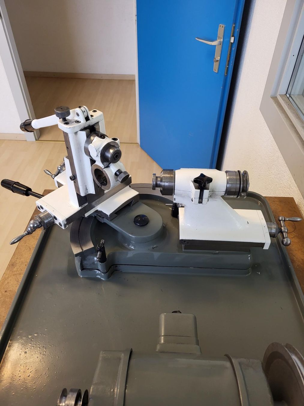 Toutes les machines: Affuteuse – D'occasion à Le Locle par jul_w67y