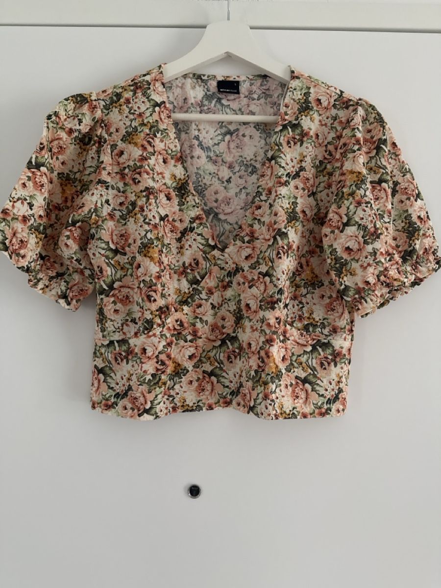 Zalando T-shirt: Tshirt Bluse Flowerprint – Nuovo (secondo la descrizione) da Kriens venduto da g_b_mk7j