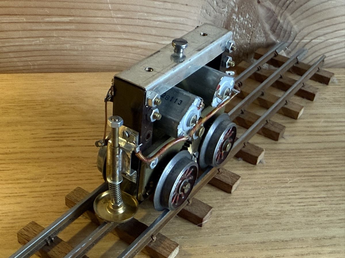 Modellini di ferrovie: Spur 0 Eigenbau Lokantrieb DC 2 Motoren  – Usato da Amden venduto da vipernatter 3