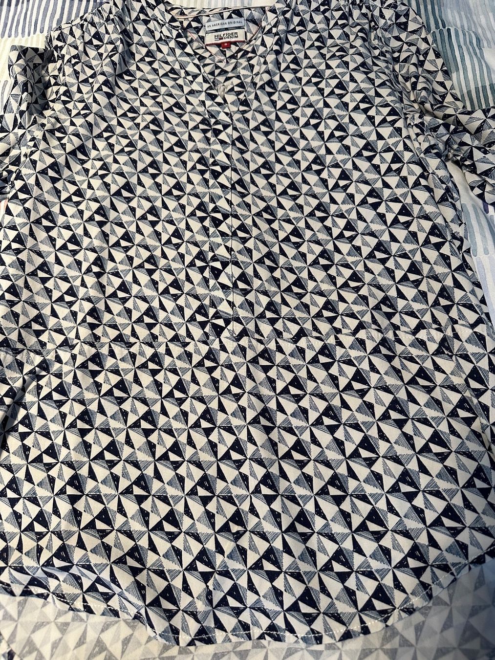 Tommy Hilfiger Blusen: Tommy Hilfiger Bluse Grösse S – Gebraucht aus Winterthur von AngiDi 3