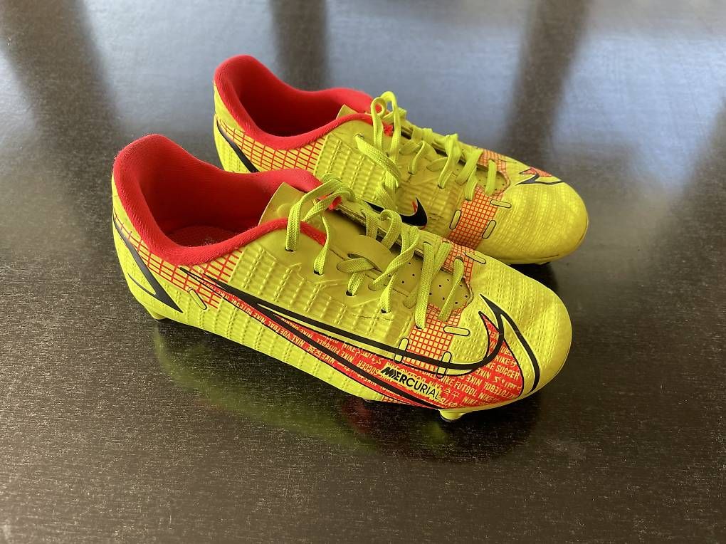 Nike Scarpe da uomo: Fussballschuhe Nike GR 30 – Usato da Biel/Bienne venduto da pbeverin