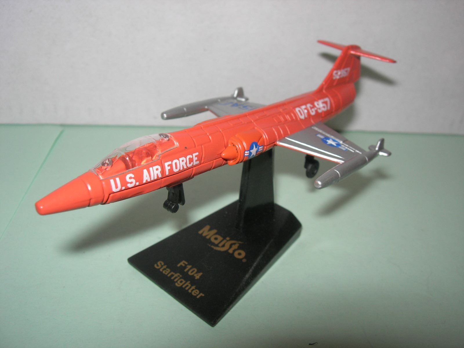 Maisto Kit di modellismo & Modellini statici: F104 Starfiger ° Maisto 1:87 – Nuovo e nell'imballaggio originale da Hornussen venduto da Amw