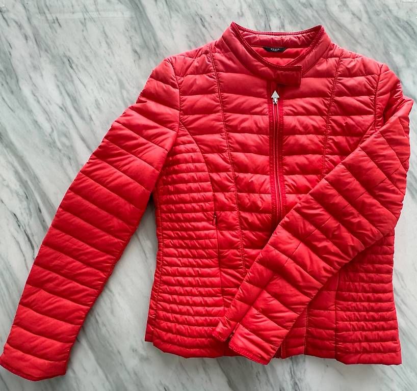 Guess Giacche: Guess Damen Jacke Light Jacket – Usato da Richterswil venduto da Lea_Schmidt