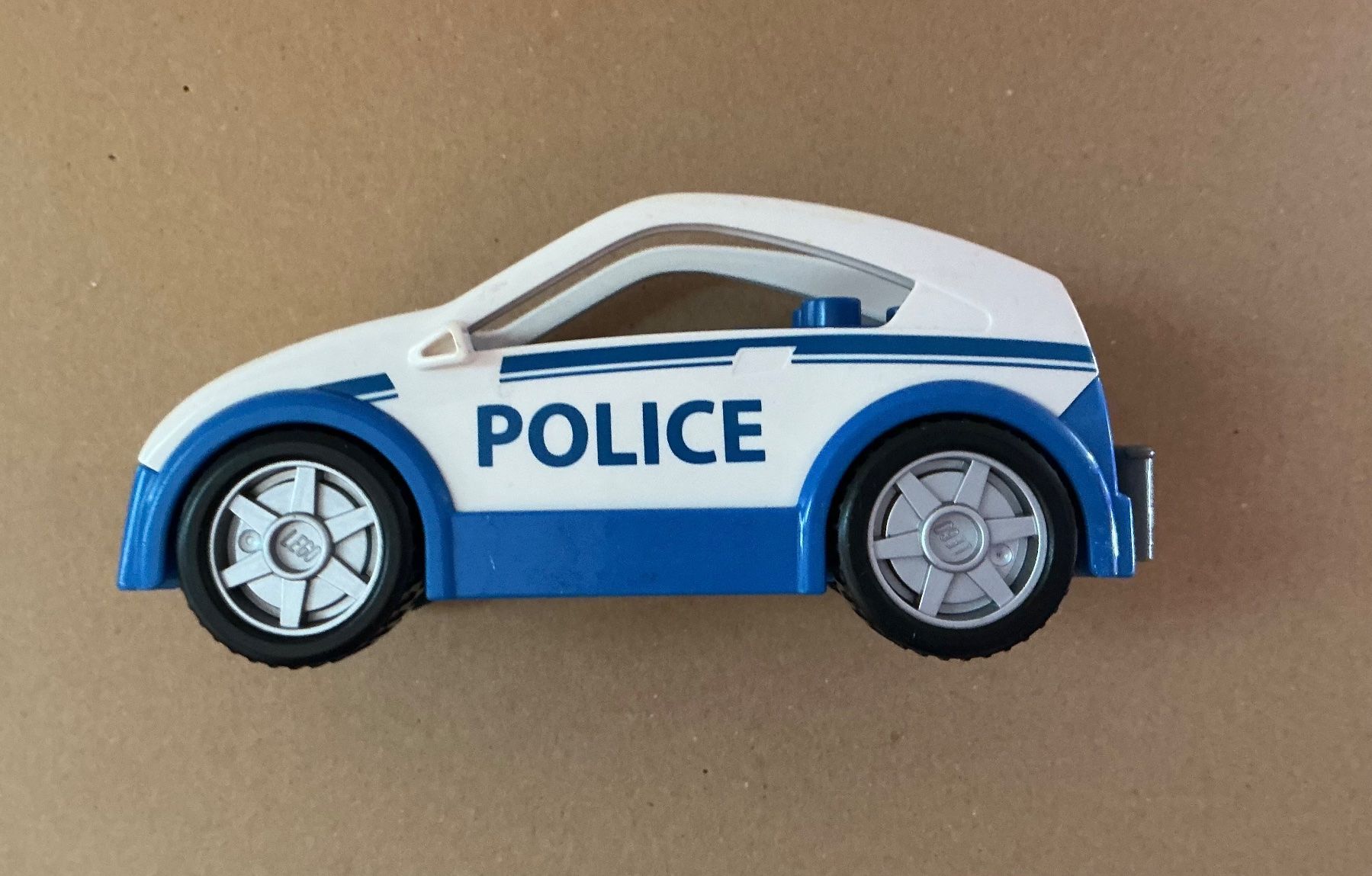 Lego Giocattoli: Duplo Polizeiauto mit Polizist / 6 Teile – Usato da Stettlen venduto da togram4 2