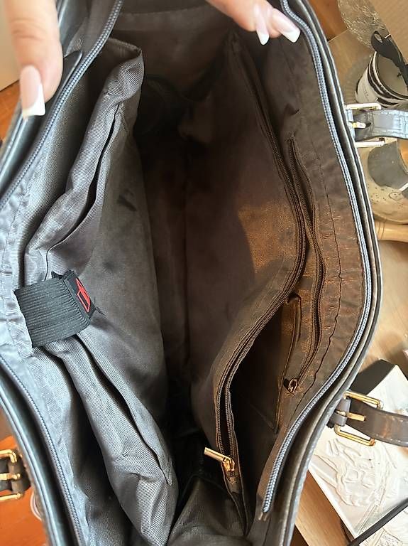 Sacs femmes: Handtasche – D'occasion à Hellikon par ind_m7n8 4