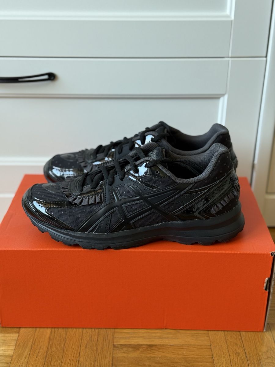 Asics Scarpe da uomo: ASICS JOG 100S Trainers Unisex 40 – Nuovo (secondo la descrizione) da Carouge GE venduto da gerelee