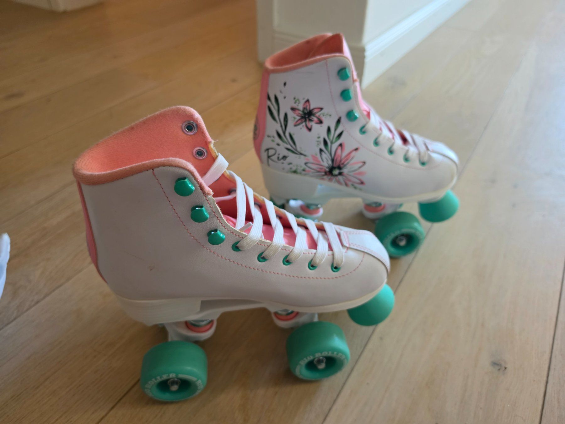 Rio Roller Inline-Skating & Rollschuhe: Rio Roller Rollschuhe mit Schutzausrüstung Grösse 38 – Gebraucht aus Seltisberg von Suepermartae 2