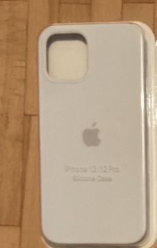 Covers & Schutzfolien: Coque iPhone 12/12 Pro Silicone blanche, neuve – Neu und originalverpackt aus Denges von val_j8w7