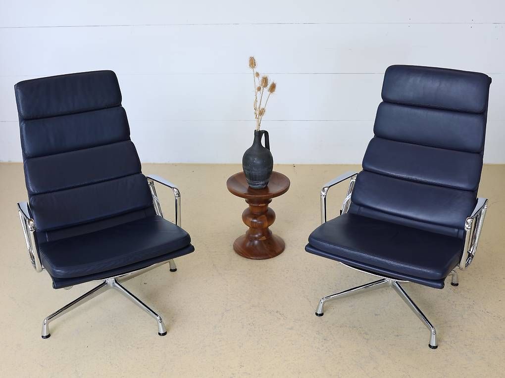 Eames Poltrone: Vitra EA 222 Soft Pad Sessel | Dunkelblau Leder – Usato da Meinisberg venduto da atelier_TILIJA