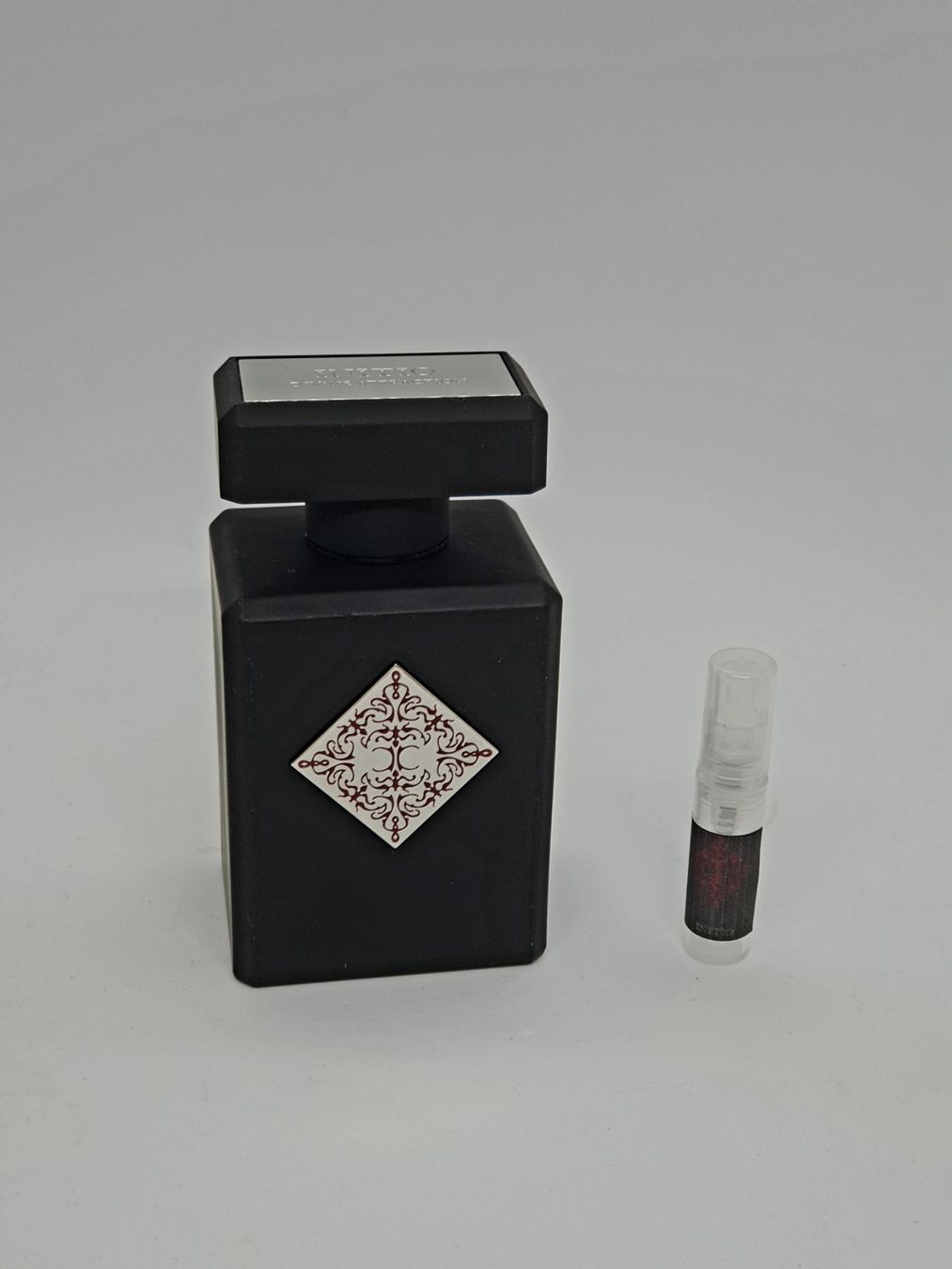 Initio Profumi & Eau de Toilette: 2 ml DIVINE ATTRACTION INITIO ABFÜLLUNG – Nuovo (secondo la descrizione) da St. Gallen venduto da CaliSunshine
