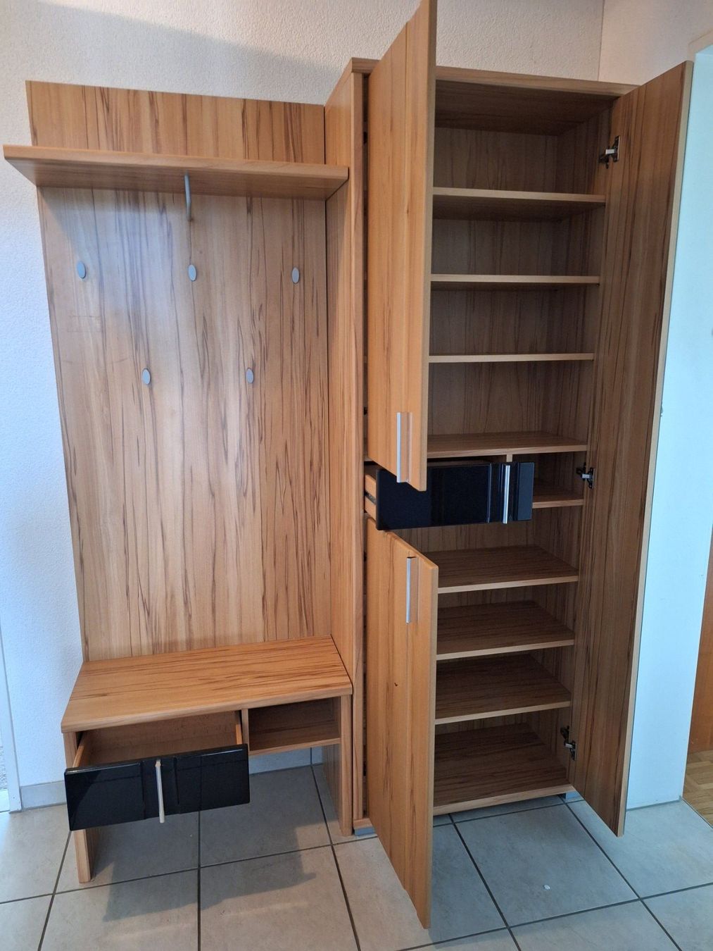 Garderobe: Garderobe mit Schrank – Gebraucht aus Wetzikon ZH von Bananas4 1