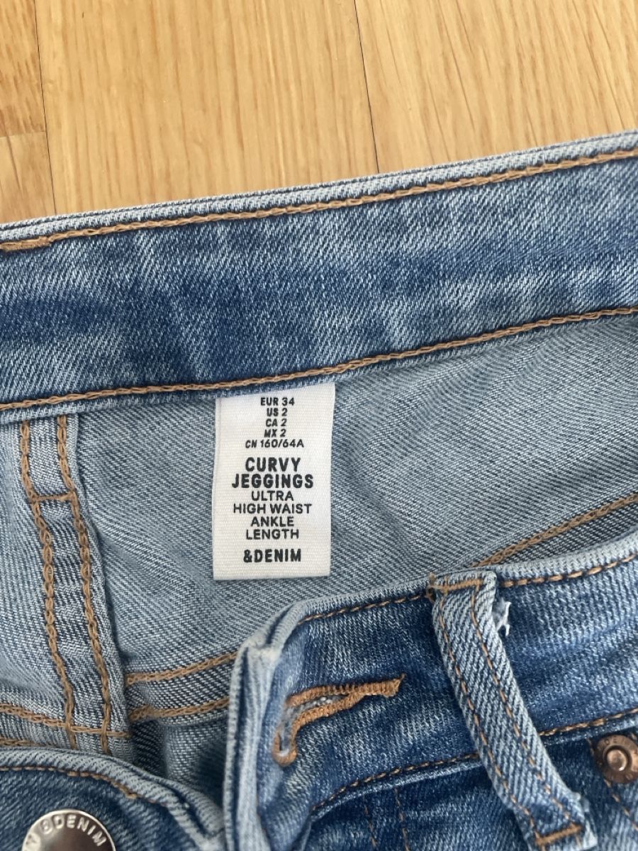 H&M Jeans: H&M Jeans in Grösse 34 – Gebraucht aus Wil SG von Miwil 2