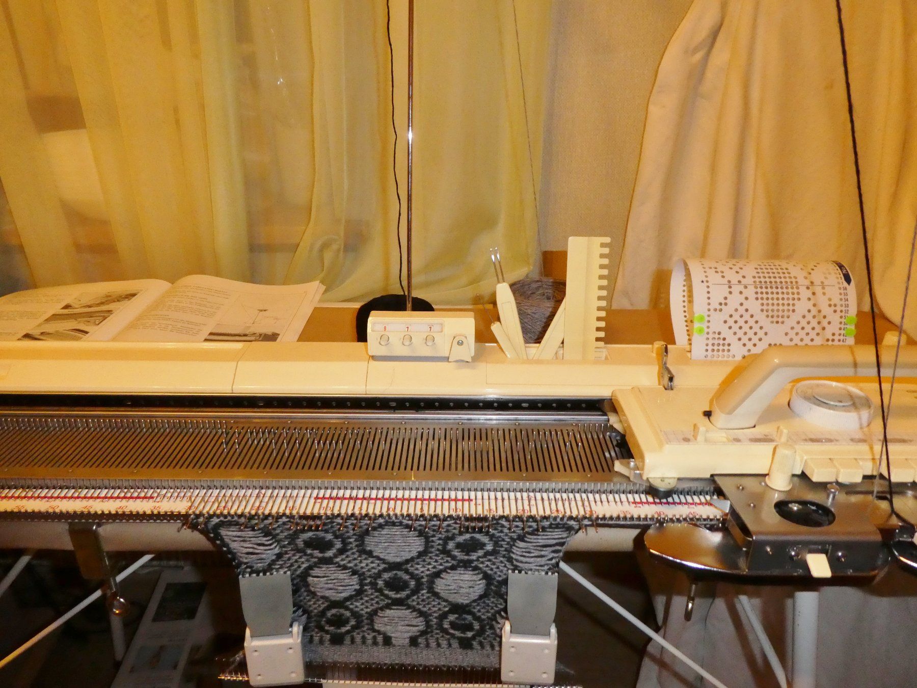 Tutte le macchine: Strickmaschine Brother KH 836 – Usato da Siebnen venduto da Ra-la-ra-ol 8