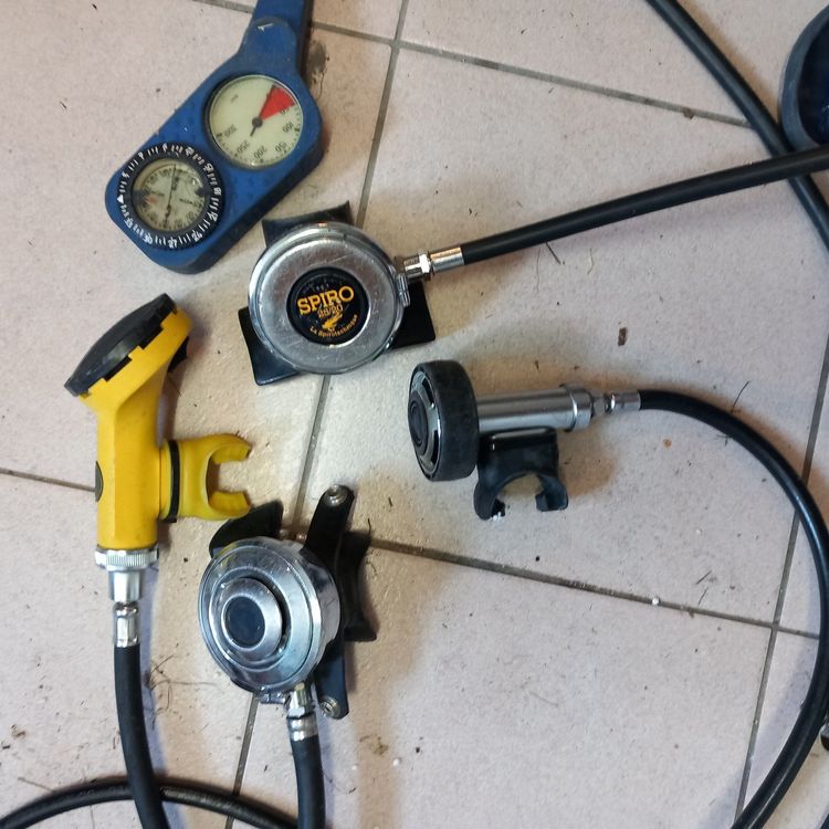 Détendeurs de plangée (Gebraucht) in Monthey für CHF 60 – nur Abholung ...