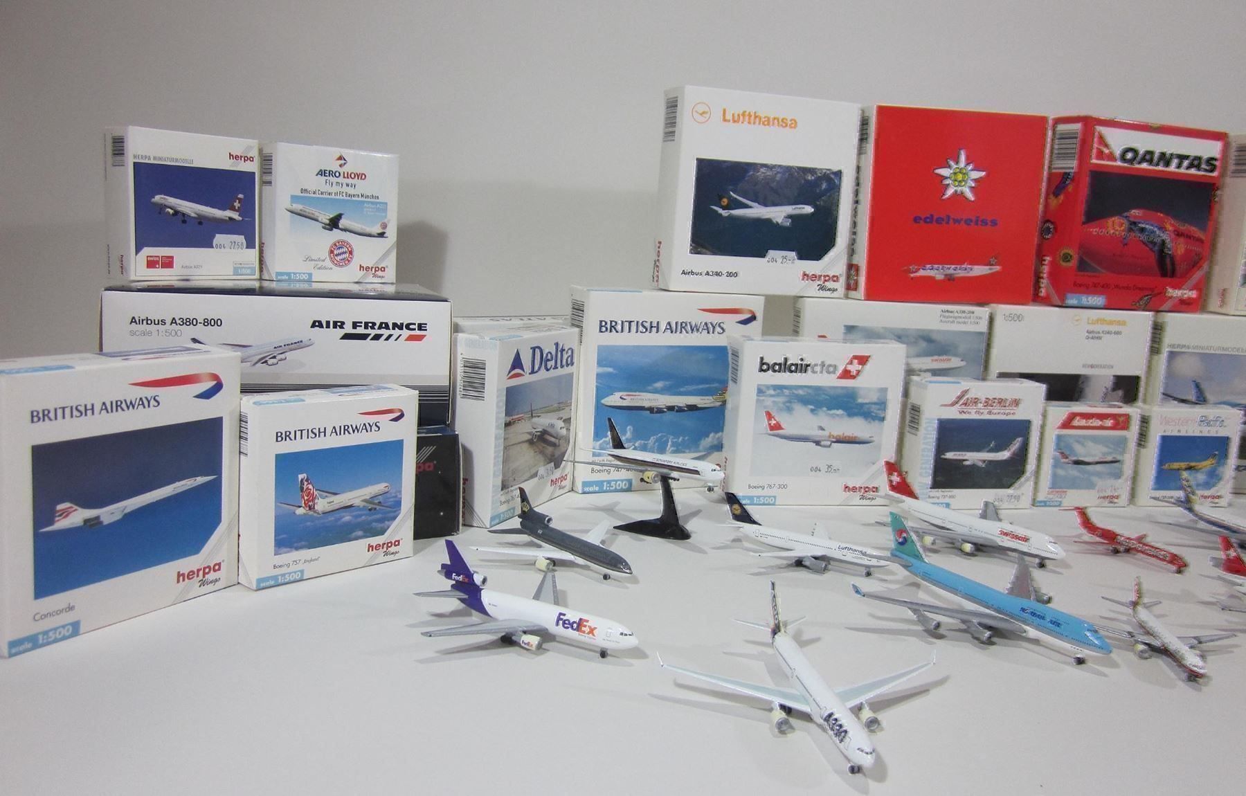 Herpa Kit di modellismo & Modellini statici: Herpa Flugzeugmodelle 1/500 – Usato da Bäretswil venduto da robsonantik 5