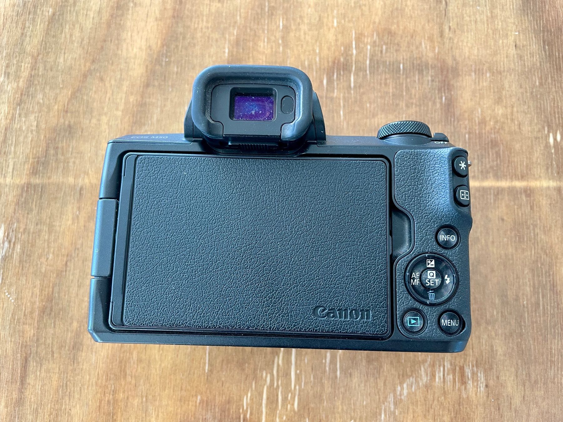 Canon Fotocamera: Canon EOS M50 Systemkamera mit 3 Objektiven – Usato da Oberengstringen venduto da Spiderrrman 3