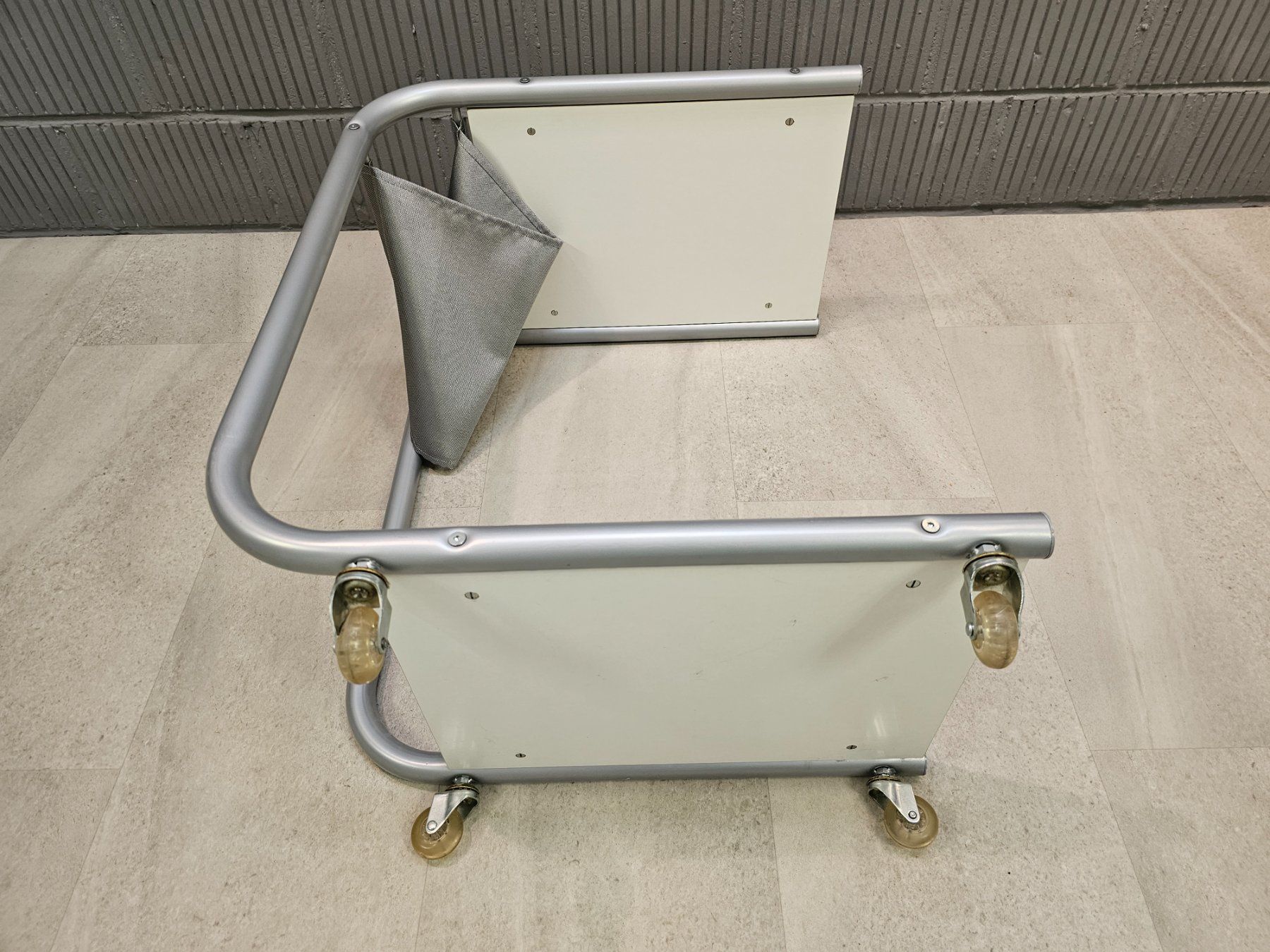 Carrelli di servizio: IKEA 1980 STRAJK Serving Trolley, Tomas Jelinek Side Table – Usato da Nottwil venduto da Wondewa-Shop 5