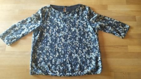 Damen Bluse Esprit Blumenmuster Grösse M guter Zustand