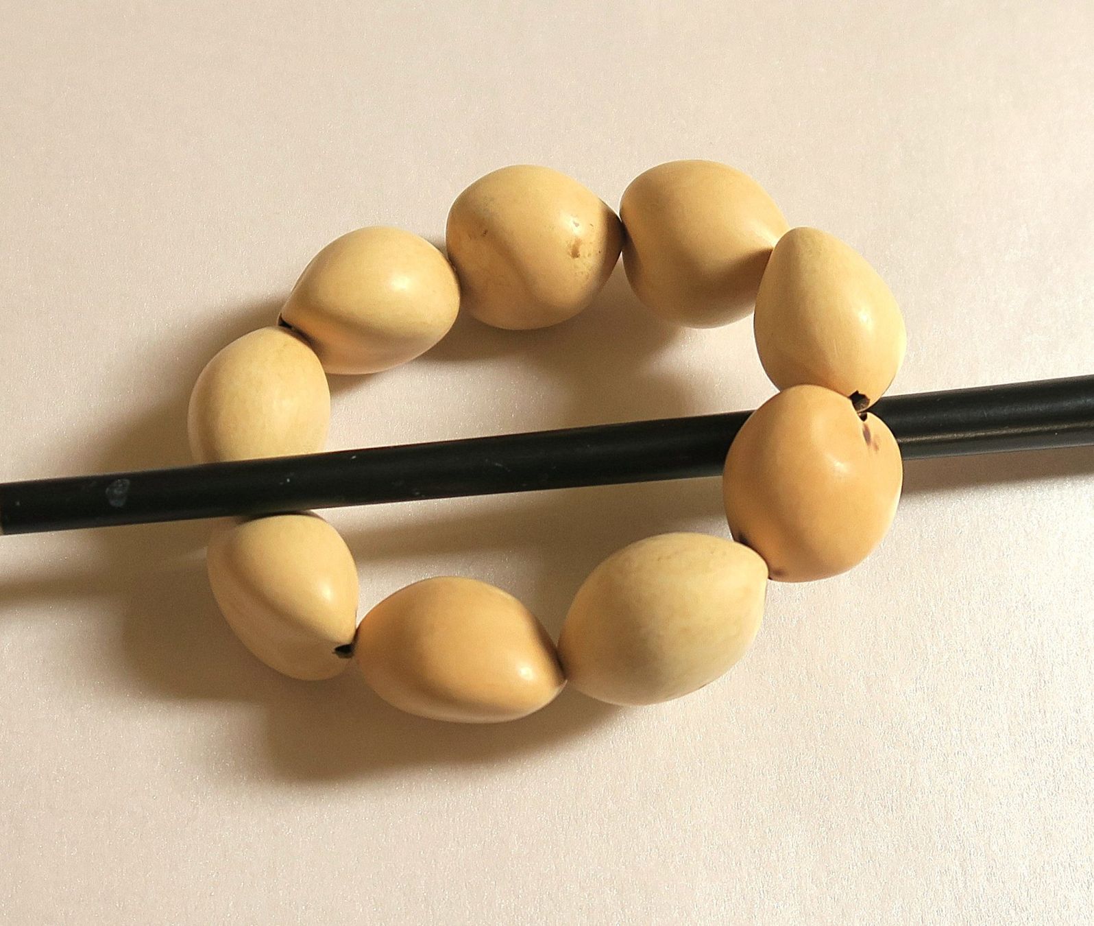 Armbänder & -reifen: Armband Kukui-Nuss – Gebraucht aus Brittnau von marlenestone 2