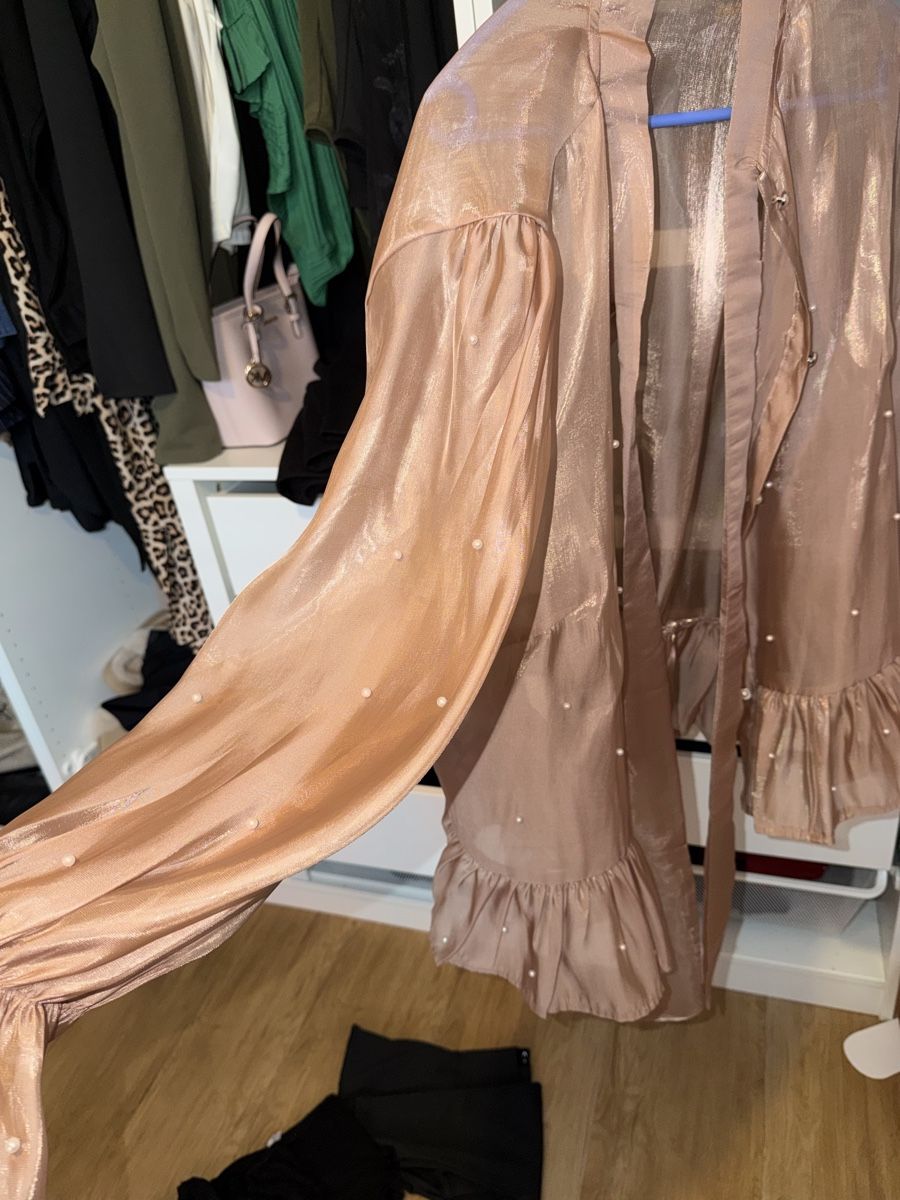 Camicette: Damen Bluse Perlmutteffektdetails Roségrösse  2XL neu – Nuovo (secondo la descrizione) da Kefikon TG venduto da jel_72fp 2