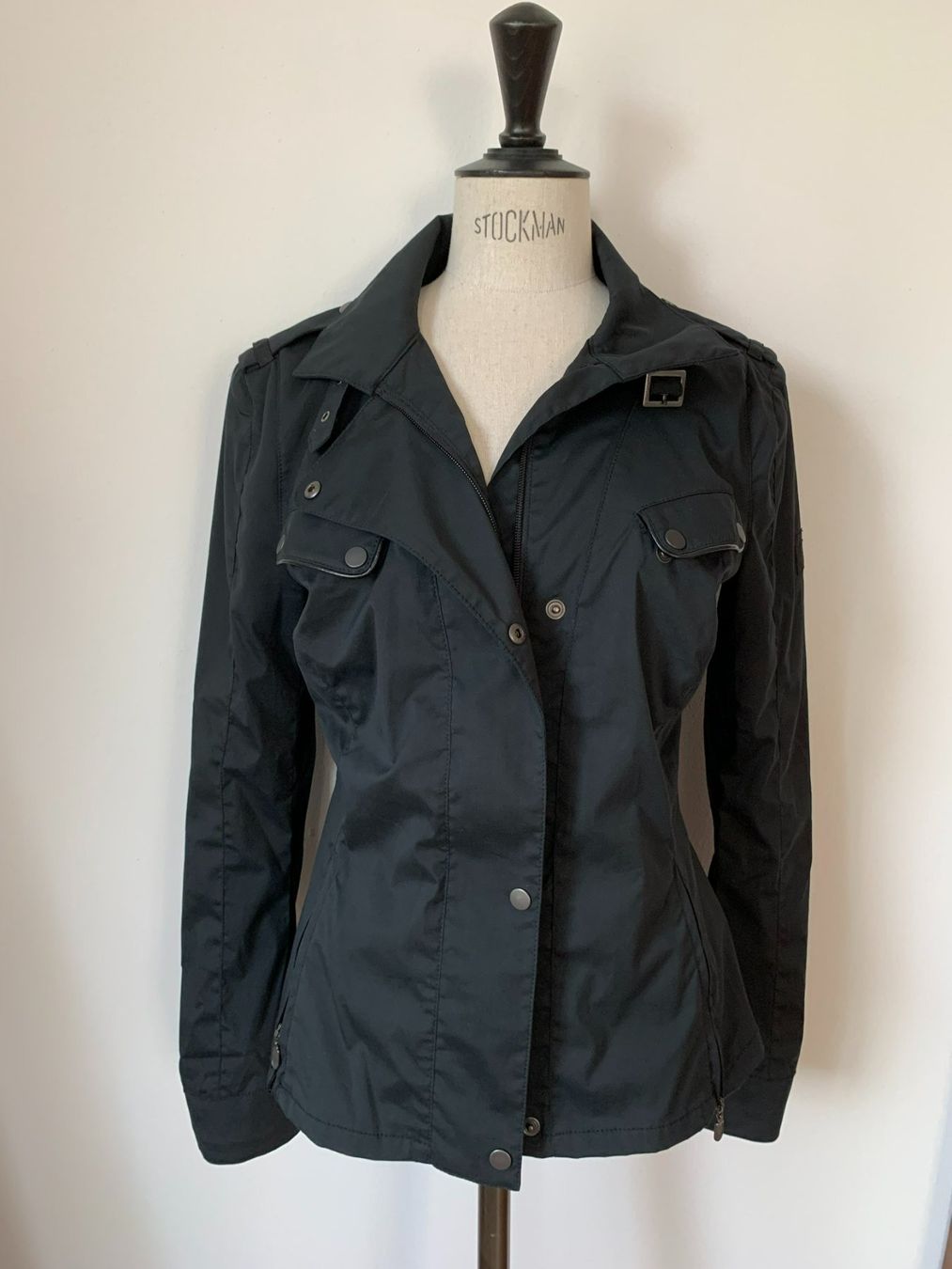 Belstaff Giacche: BELSTAFF: Super coole schwarze Jacke, 38 – Nuovo (secondo la descrizione) da Luzern venduto da designluzern 2