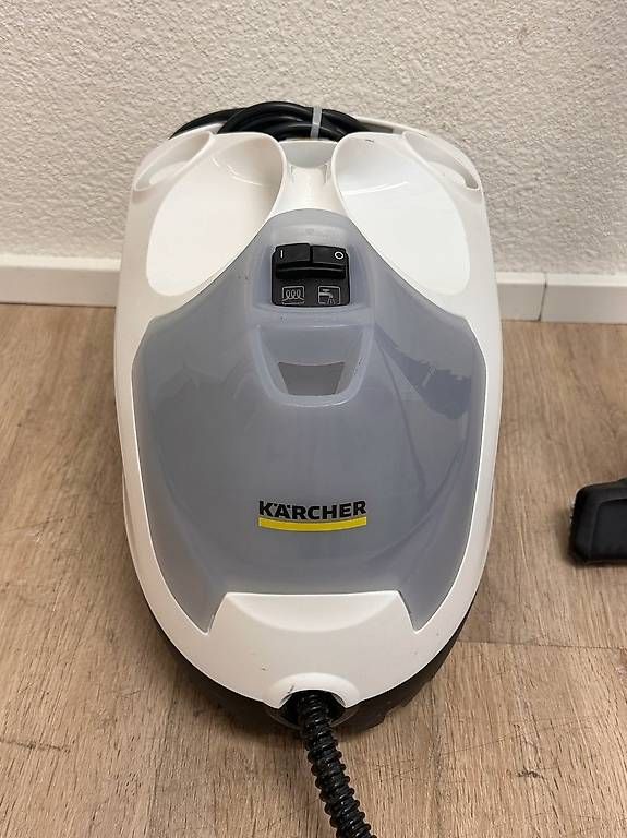 Kärcher Pulitori a vapore: Kärcher SC 2 Deluxe EasyFix Dampfreiniger weiss – Usato da Obernau venduto da Arche_Noah_Brocki 1