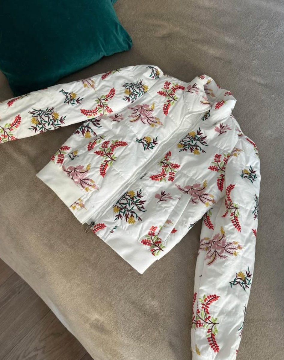 Desigual Giacche: Desigual Embroidered Jacket size XS – Nuovo (secondo la descrizione) da Zürich venduto da elinkaelle 2