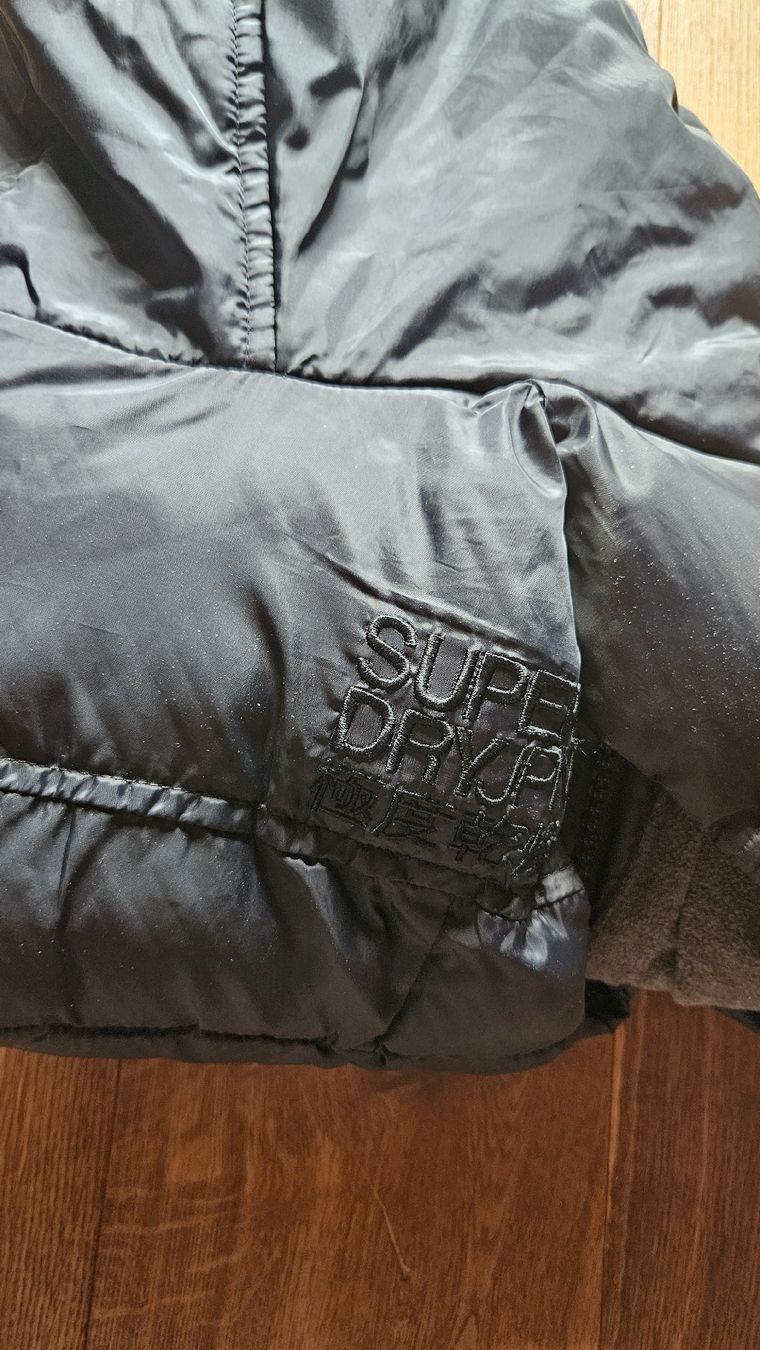 Gilets & Westen: Superdry Steppweste  Grösse S mit Kapuze  – Gebraucht aus Feusisberg von Rosy8835 3