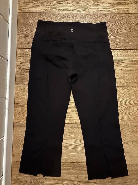 Pantaloni: Lululemon Pants 3/4 M – Usato da Klingnau venduto da Mowi0309