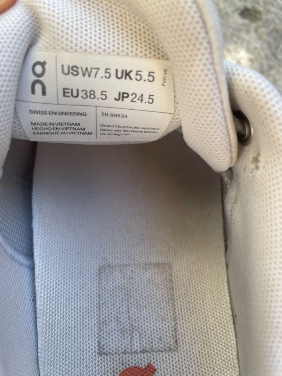 On Scarpe da donna: On Running Cloud Schuhe weiss orangeGrösse 38 – Usato da Zürich venduto da NutzD 2