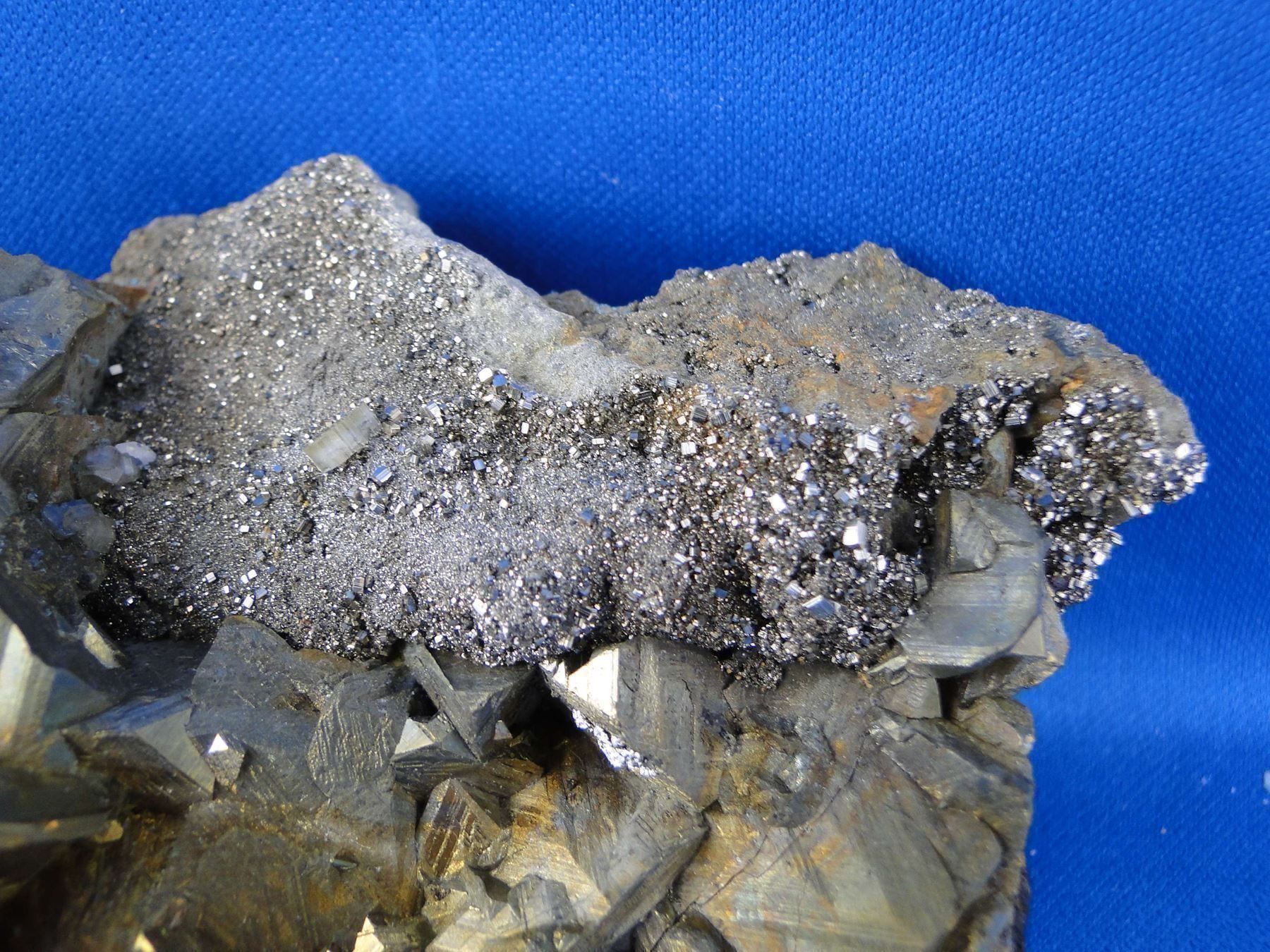 Minerali & Pietre curative: Arsenopyrit auf Chalkopyrit – Usato da Schinznach Bad venduto da Demerald 2