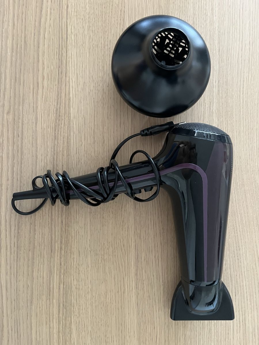 Philips Asciugacapelli: Philips ThermoProtect Ionic Hair Dryer 2200W - Black – Nuovo (secondo la descrizione) da Kloten venduto da Sz.Cz11