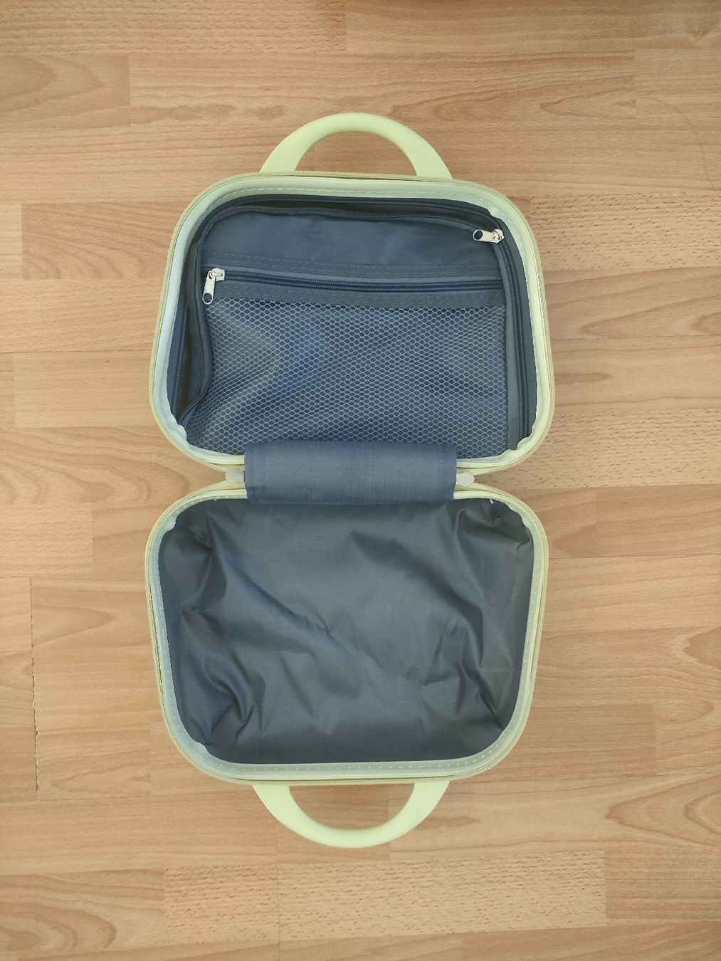 Valigie: Reisekoffer (suitcase) – Usato da Zürich venduto da mh1_lr7h 7