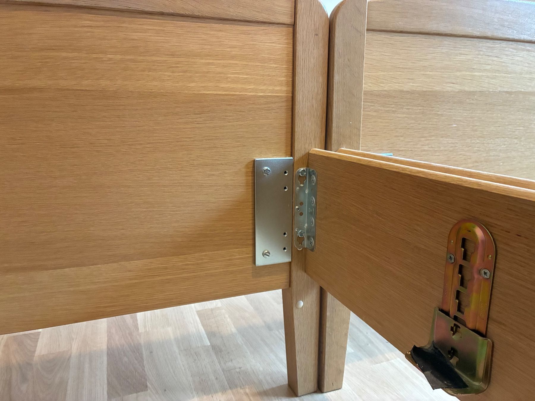 Betten: 2 Bettrahmen 200 x 95 – Gebraucht aus Lommiswil von Schadis 2