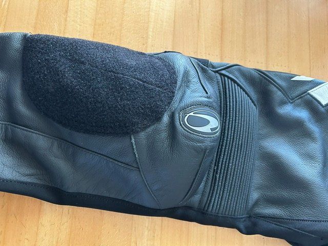 Pantaloni: Richa Leder Motorradhose D30 Gr. 52 – Usato da Jens venduto da Typpex 4